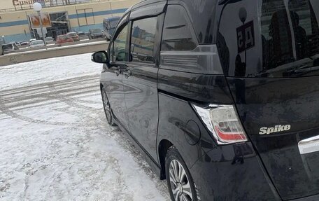 Honda Freed I, 2012 год, 1 350 000 рублей, 4 фотография