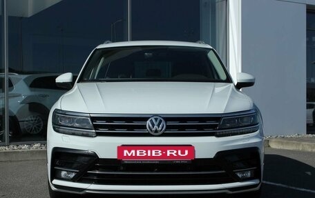 Volkswagen Tiguan II, 2018 год, 3 237 000 рублей, 2 фотография