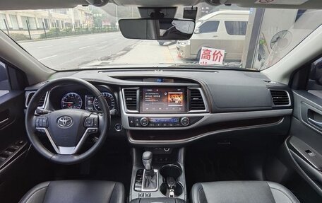 Toyota Highlander III, 2021 год, 4 370 000 рублей, 2 фотография