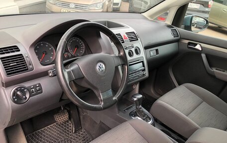 Volkswagen Touran III, 2010 год, 1 025 600 рублей, 5 фотография