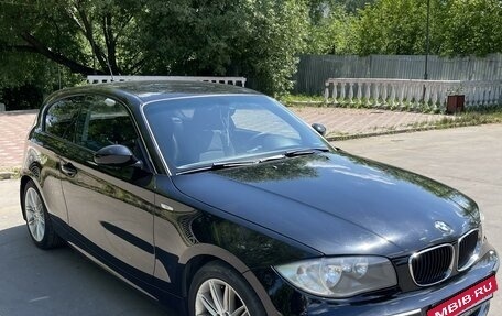 BMW 1 серия, 2008 год, 700 000 рублей, 1 фотография