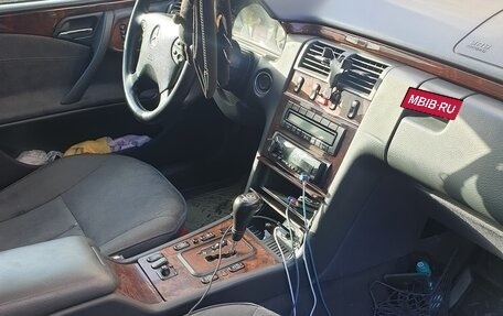 Mercedes-Benz E-Класс, 2000 год, 600 000 рублей, 6 фотография