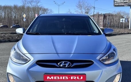 Hyundai Solaris II рестайлинг, 2013 год, 1 100 000 рублей, 2 фотография