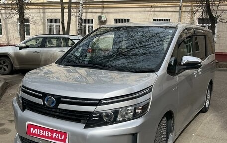 Toyota Voxy III, 2015 год, 2 100 000 рублей, 2 фотография