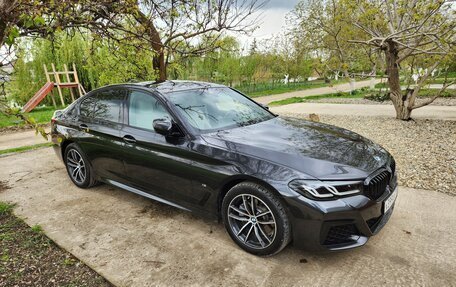 BMW 5 серия, 2021 год, 6 300 000 рублей, 3 фотография