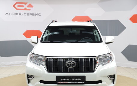 Toyota Land Cruiser Prado 150 рестайлинг 2, 2021 год, 5 890 000 рублей, 2 фотография