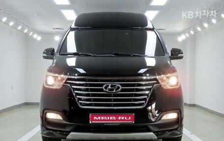 Hyundai Grand Starex Grand Starex I рестайлинг 2, 2021 год, 3 105 888 рублей, 2 фотография