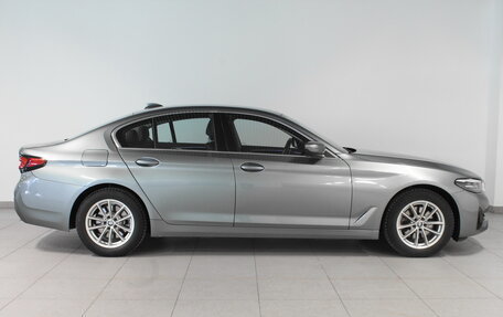 BMW 5 серия, 2020 год, 5 355 000 рублей, 4 фотография