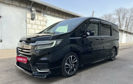 Honda Stepwgn IV, 2017 год, 2 370 000 рублей, 1 фотография