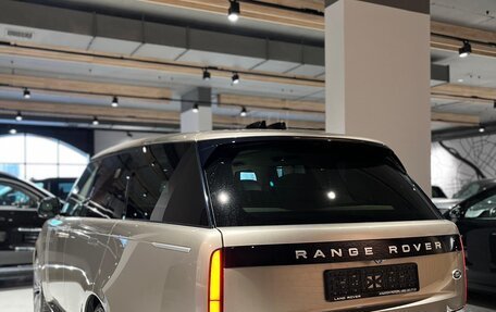 Land Rover Range Rover IV рестайлинг, 2022 год, 27 500 000 рублей, 2 фотография