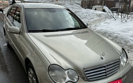 Mercedes-Benz C-Класс, 2006 год, 600 000 рублей, 3 фотография