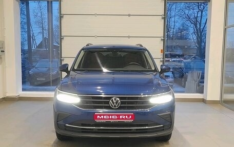 Volkswagen Tiguan II, 2021 год, 3 430 000 рублей, 1 фотография