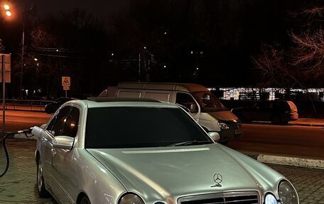 Mercedes-Benz E-Класс, 2000 год, 800 000 рублей, 2 фотография