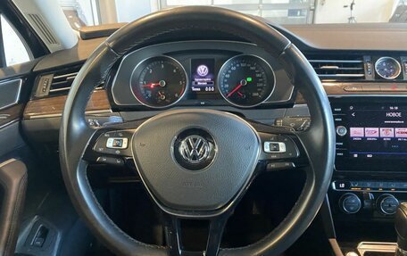 Volkswagen Passat B8 рестайлинг, 2019 год, 2 315 000 рублей, 10 фотография