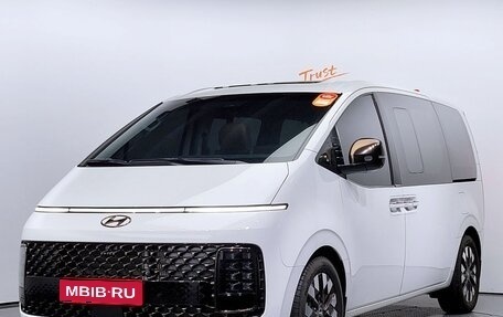 Hyundai Staria, 2021 год, 3 750 000 рублей, 1 фотография