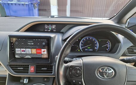 Toyota Noah III, 2014 год, 2 000 000 рублей, 1 фотография