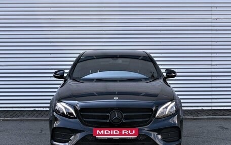 Mercedes-Benz E-Класс, 2019 год, 4 299 000 рублей, 2 фотография