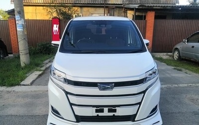 Toyota Noah III, 2018 год, 2 750 000 рублей, 1 фотография