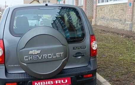 Chevrolet Niva I рестайлинг, 2017 год, 950 000 рублей, 4 фотография