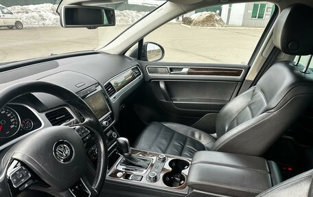 Volkswagen Touareg III, 2014 год, 2 260 000 рублей, 2 фотография