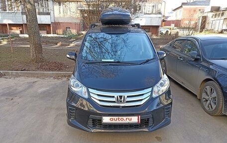 Honda Freed I, 2012 год, 1 370 000 рублей, 1 фотография