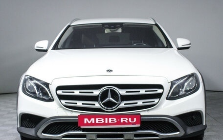 Mercedes-Benz E-Класс, 2017 год, 3 450 000 рублей, 2 фотография