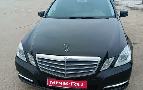 Mercedes-Benz E-Класс, 2012 год, 1 780 000 рублей, 3 фотография