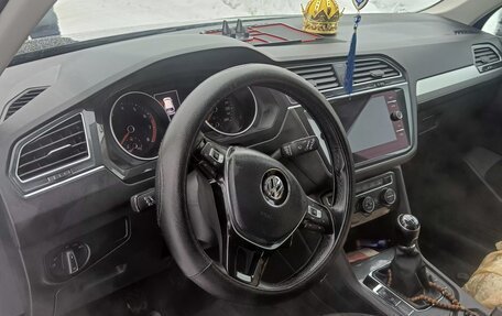 Volkswagen Tiguan II, 2020 год, 2 257 000 рублей, 2 фотография