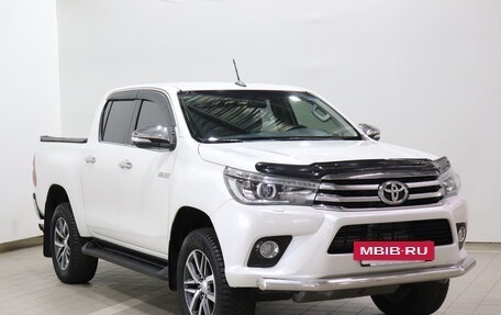 Toyota Hilux VIII, 2017 год, 3 680 000 рублей, 3 фотография