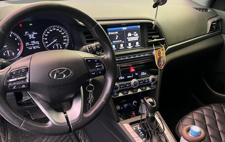 Hyundai Elantra VI рестайлинг, 2020 год, 1 950 000 рублей, 4 фотография