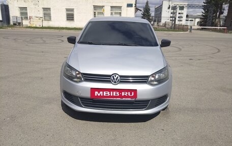 Volkswagen Polo VI (EU Market), 2013 год, 1 175 000 рублей, 2 фотография