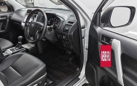 Toyota Land Cruiser Prado 150 рестайлинг 2, 2018 год, 4 599 000 рублей, 9 фотография