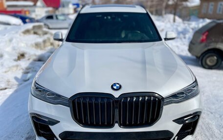 BMW X7, 2021 год, 8 100 000 рублей, 3 фотография