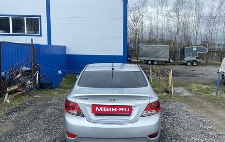 Hyundai Solaris II рестайлинг, 2013 год, 640 000 рублей, 2 фотография