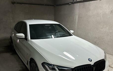 BMW 5 серия, 2020 год, 7 150 000 рублей, 3 фотография