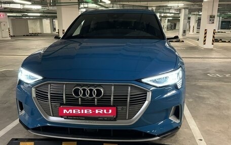 Audi e-tron I, 2019 год, 4 950 000 рублей, 3 фотография