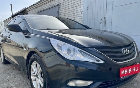 Hyundai Sonata VI, 2011 год, 995 000 рублей, 3 фотография