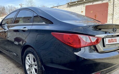 Hyundai Sonata VI, 2011 год, 995 000 рублей, 6 фотография