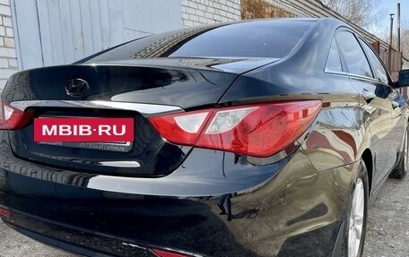 Hyundai Sonata VI, 2011 год, 995 000 рублей, 4 фотография