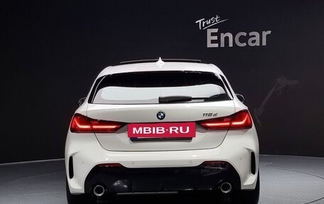 BMW 1 серия, 2021 год, 2 700 000 рублей, 4 фотография