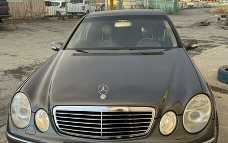 Mercedes-Benz E-Класс, 2002 год, 900 000 рублей, 2 фотография