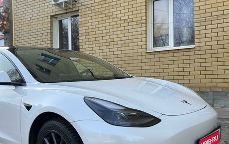 Tesla Model 3 I, 2021 год, 3 999 999 рублей, 1 фотография