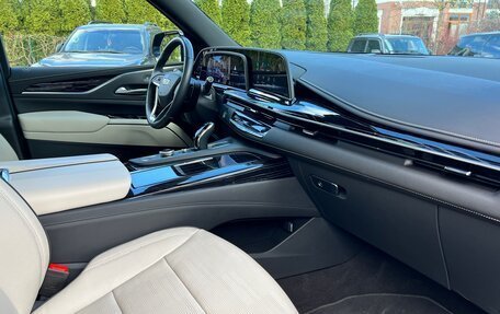 Cadillac Escalade V, 2022 год, 14 990 000 рублей, 3 фотография