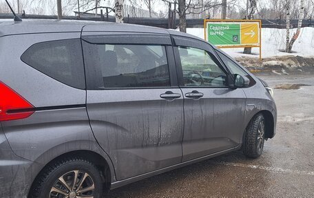Honda Freed II, 2017 год, 1 550 000 рублей, 2 фотография