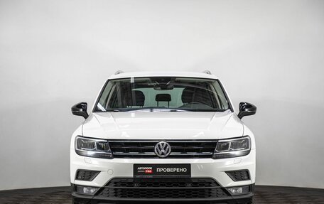 Volkswagen Tiguan II, 2019 год, 2 420 000 рублей, 2 фотография