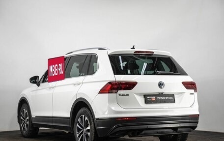 Volkswagen Tiguan II, 2019 год, 2 420 000 рублей, 4 фотография