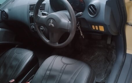 Mitsubishi Colt VI рестайлинг, 2004 год, 495 000 рублей, 6 фотография