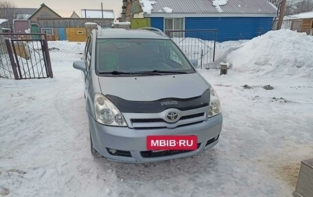 Toyota Corolla Verso I, 2005 год, 730 000 рублей, 2 фотография