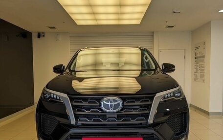 Toyota Fortuner II, 2023 год, 6 500 000 рублей, 2 фотография