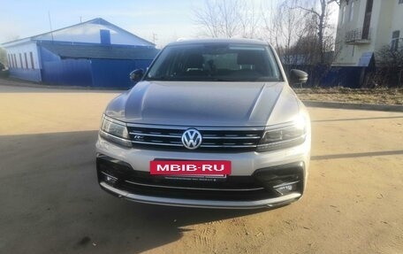 Volkswagen Tiguan II, 2018 год, 3 950 000 рублей, 2 фотография